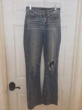 Buckle Women's Tailored Distressed Boot Cut Jeans